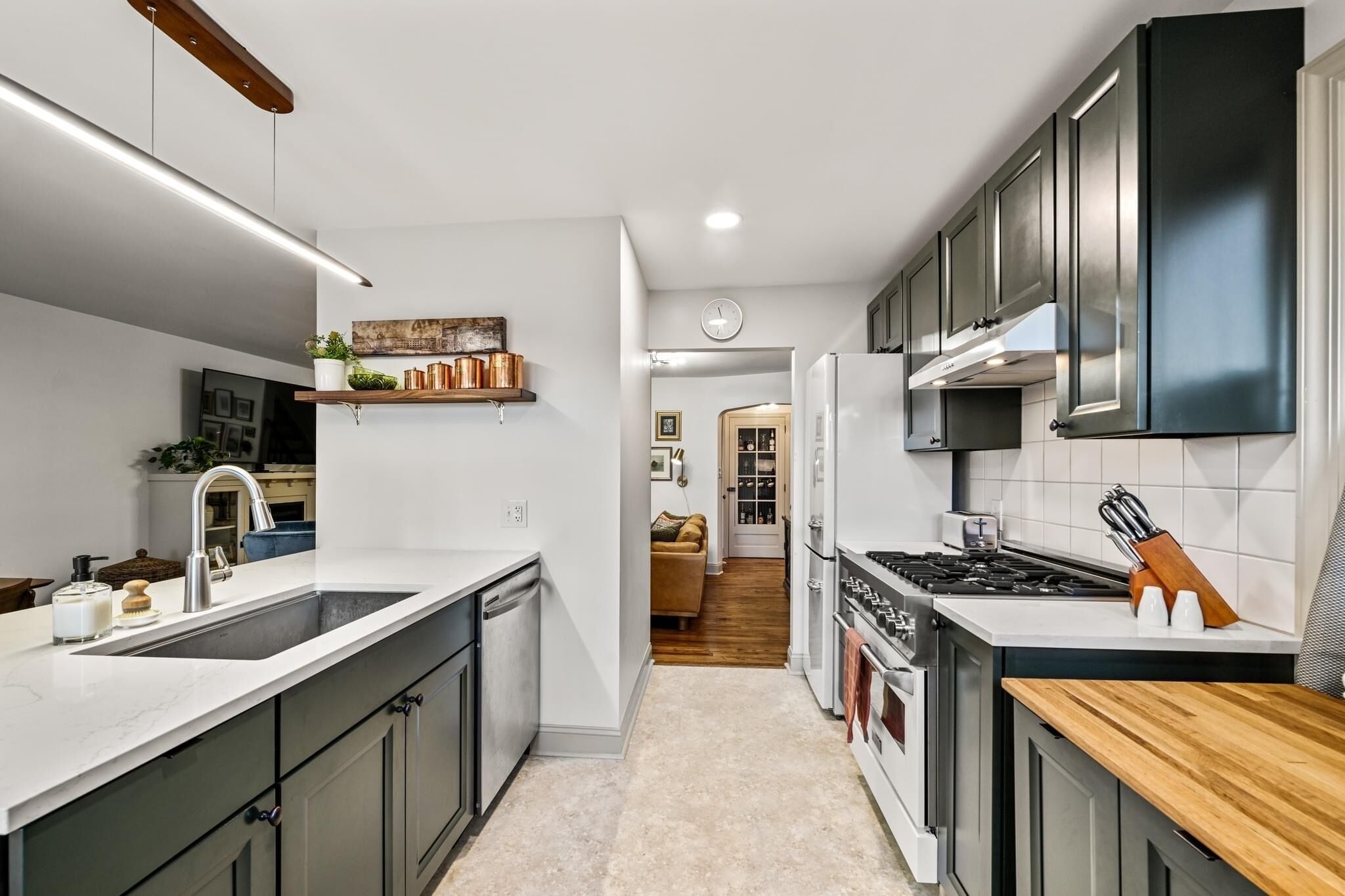 Microones, placa de cuina i rentaplats 