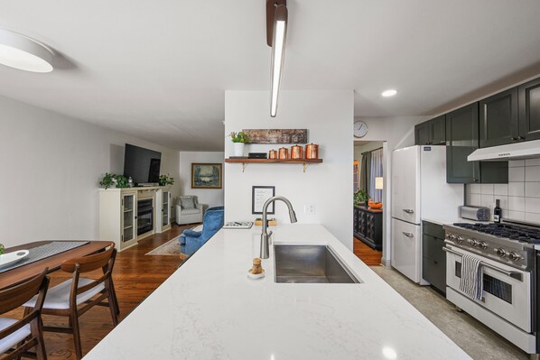 Microwave, stovetop, dishwasher