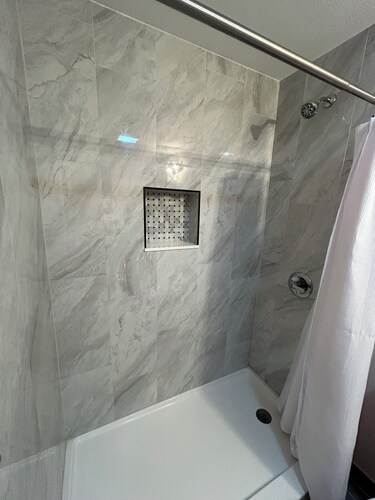 Charming 1-bedroom apartment in wonderful Lakeland with AC