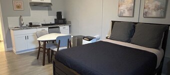 Charming 1-bedroom apartment in wonderful Lakeland with AC