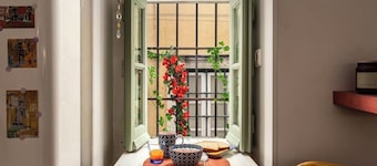 Charming 1-bedroom cottage in adorable Lisbon center with AC - Casa Aurora