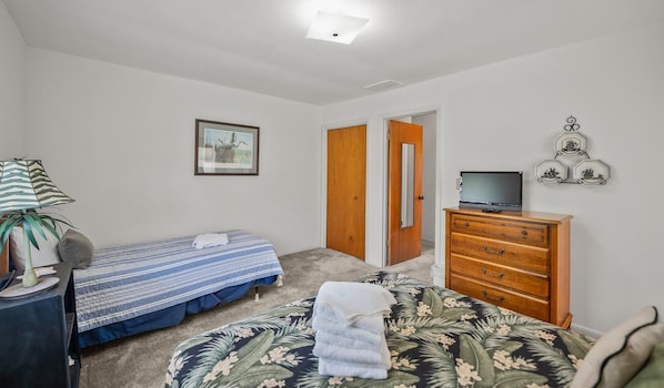 House, Multiple Beds, Patio (419 Tarpon)