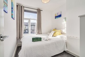 2 bedrooms, iron/ironing board, WiFi, bed sheets