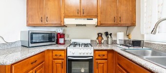 Spacious Studio Retreat in Quiet Neighborhood with Self Check-In,Super Fast WiFi