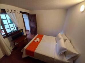 Classic Double Room | Laptop workspace, free WiFi, bed sheets