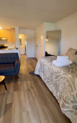 1 habitación, escritorio, internet y ropa de cama 