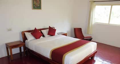 Guddadamane Homestay Estate View Room