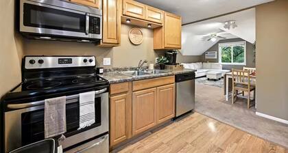 Lovely 2-bedroom apartment with AC in Maple Lake