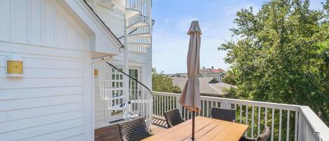 Maison, plusieurs lits, balcon, vue océan (723 Seahorse Rd) | Restauration extérieure