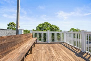 Property grounds - 723 Seahorse Road - Newly Renovated, 5-bedroom Oceanside Home (Fripp Island)