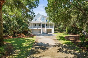 Exterior - 723 Seahorse Road - Newly Renovated, 5-bedroom Oceanside Home (Fripp Island)