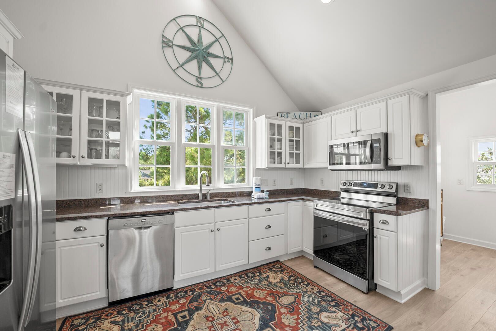 Maison, Plusieurs lits, balcon, vue sur l’océan (723 Seahorse Rd) | Cuisine privée | Réfrigérateur, four à micro-ondes, un four, surface de cuisson