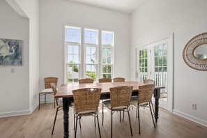 House, Multiple Beds, Balcony, Ocean View (723 Seahorse Rd) | Dining