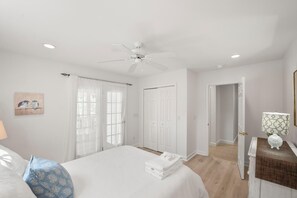 House, Multiple Beds, Balcony, Ocean View (723 Seahorse Rd) | 5 bedrooms, individually decorated, individually furnished