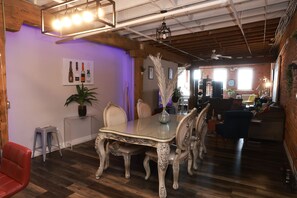 Dining - Eclectic Industrial Loft in Detroit's Corktown + Free Parking (Detroit)