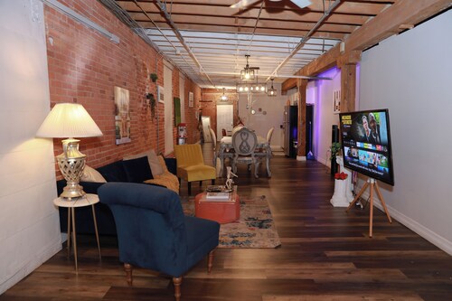 Eclectic Industrial Loft in Detroit's Corktown + Free Parking