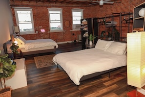 WiFi, bed sheets