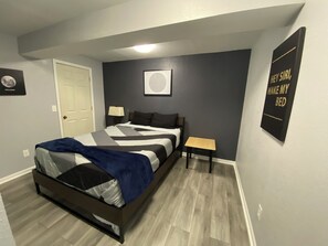 7 soverom, strykejern/-brett, internettilgang og sengetøy