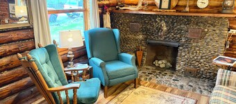 Amazing 2-bedroom cabin in downtown Talkeetna