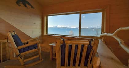 Stunning Oceanfront Log Home w/Glacier & Spit View