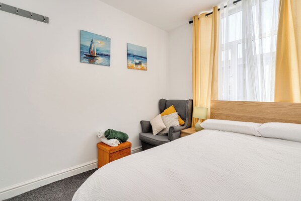 1 chambre, fer et planche à repasser, Wi-Fi, literie fournie