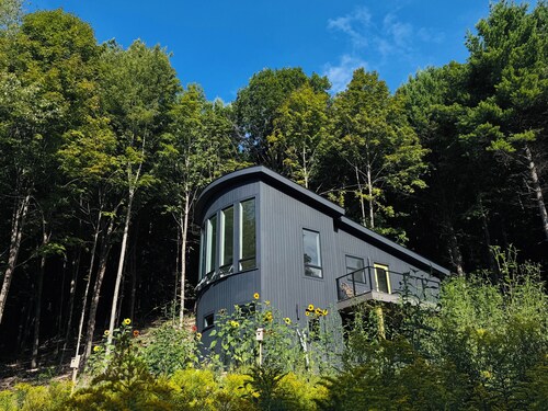 Magical Forest Retreat + Sauna near Mt. Philo & Lake Champlain