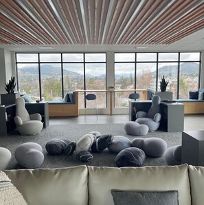 Interior - Modern New Studio Living in the Heart of Kelowna, BC (Kelowna)