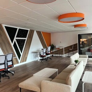 Interior - Modern New Studio Living in the Heart of Kelowna, BC (Kelowna)