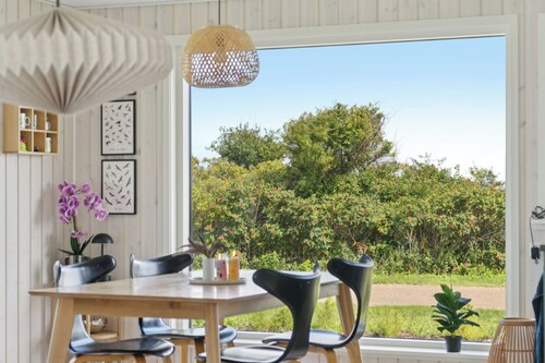 Renoviertes Ferienhaus, Meerblick, 50 m Strand