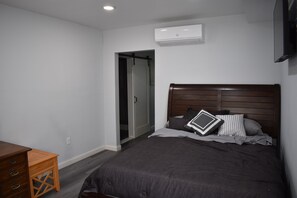 2 bedrooms, free WiFi, bed sheets - Tannersville Village on SawMill Creek Room #2- 2 Queen (Tannersville)