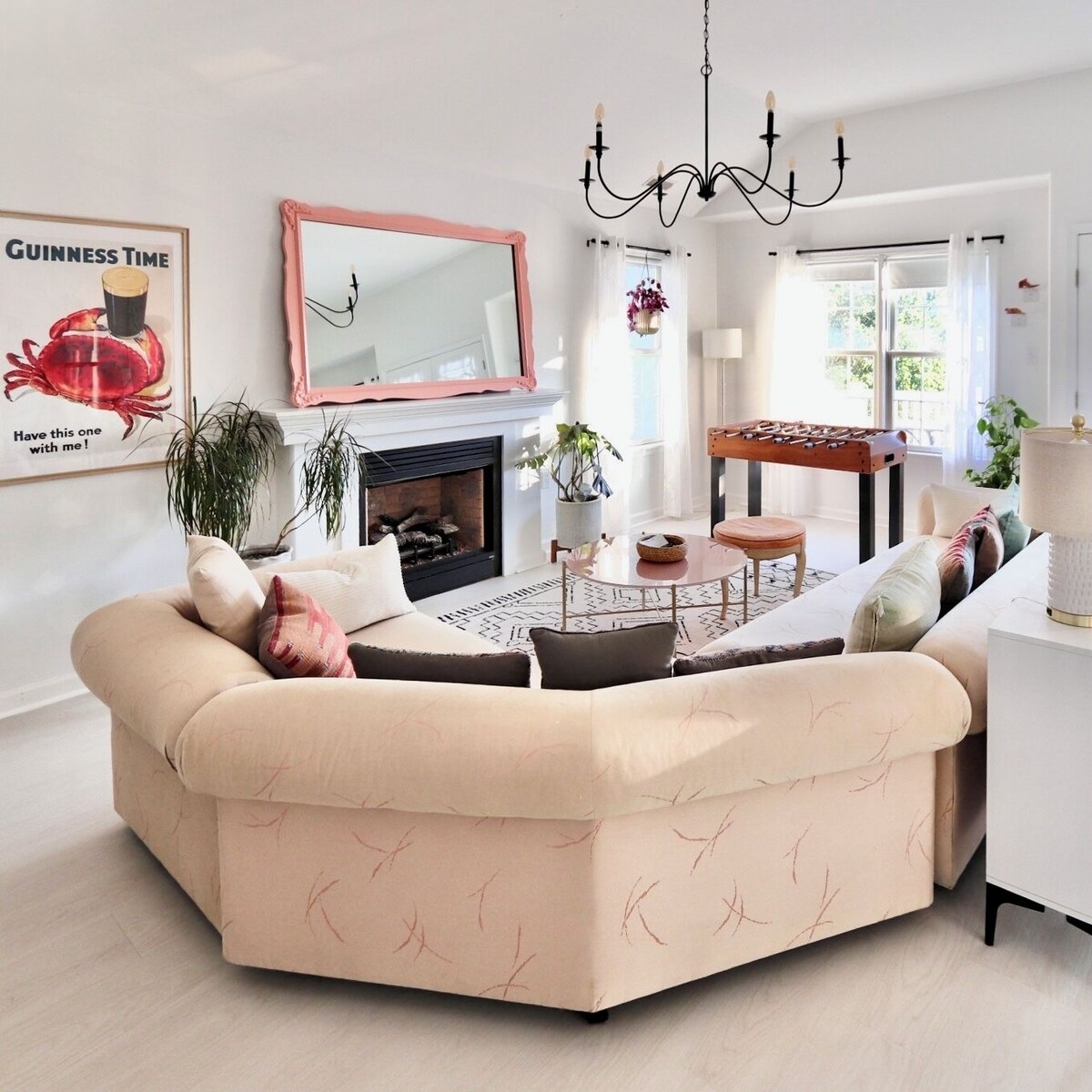 1.5 Blocks to Beach, Huge Deck, 2 Full Baths