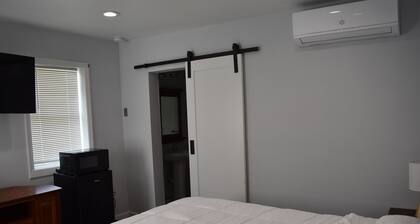 Tannersville Village on SawMill Creek Room #6 - 1 Queen