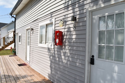 Tannersville Village on SawMill Creek Room #8- 2 Queen Bd