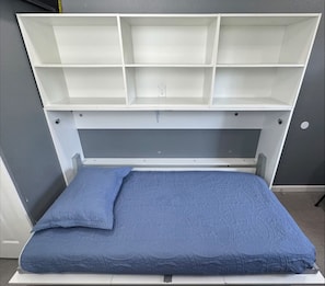 Strykjärn/strykbräda, gratis wi-fi och sängkläder