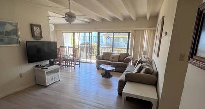 3-bedroom condo in lovely North Ocean City roomy for 2 families with children