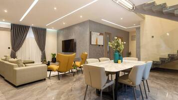 Luxury-Villa, 4 Schlafzimmer | Wohnbereich