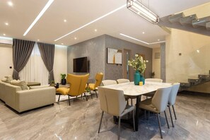 Vila superluxo, 4 quartos | Área de estar