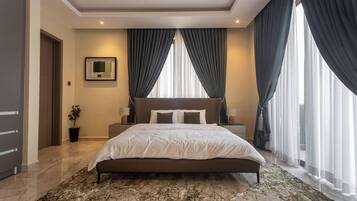 Vila Mewah, 4 kamar tidur | Setrika/meja setrika dan Wi-Fi gratis