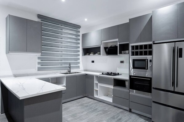 Luxury Villa, 4 Bedrooms | Private kitchen