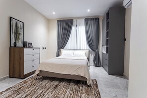 Vila superluxo, 4 quartos | Ferros/tábuas de passar roupa, Wi-Fi de cortesia