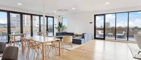 Televisie en een kantoor