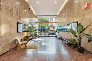 Interior - Luxury. Downtown. Views. Rooftop. Walk Anywhere. (Birmingham)