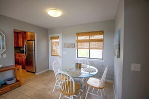 House, Multiple Beds, Patio, Ocean View (727 Seahorse Rd) | Dining