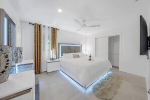 5 bedrooms, iron/ironing board, WiFi, bed sheets