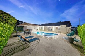 Pool - Modern Villa w/ Heated Pool & Spa (Pembroke Pines)