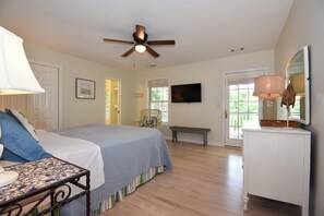 4 habitaciones, decoración personalizada y muebles diferentes 