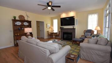 House, Multiple Beds, Balcony (79 Ocean Creek) | Living area | 42-inch flat-screen TV with digital channels