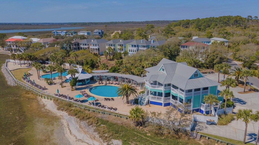Spacious 4-bed, 4-bath Home in the Heart of Fripp Island
