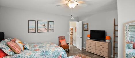 House, Multiple Beds, Patio, Garden View (835 Bonito) | 4 bedrooms, individually decorated, individually furnished, bed sheets