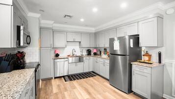 Casa, varias camas, patio, vista al jardín (835 Bonito) | Cocina privada | Refrigerador, microondas, horno y parrilla de estufa